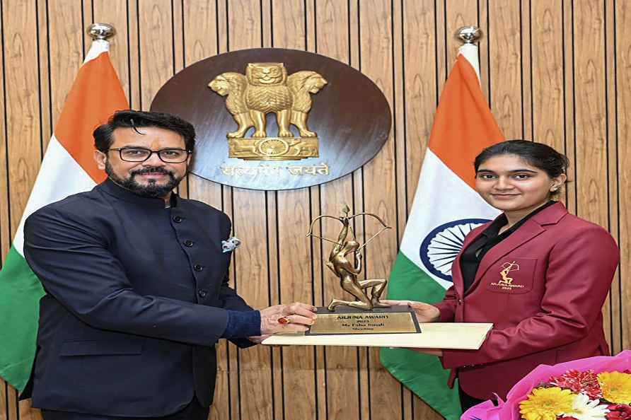 Anurag Thakur with shooter Esha Singh