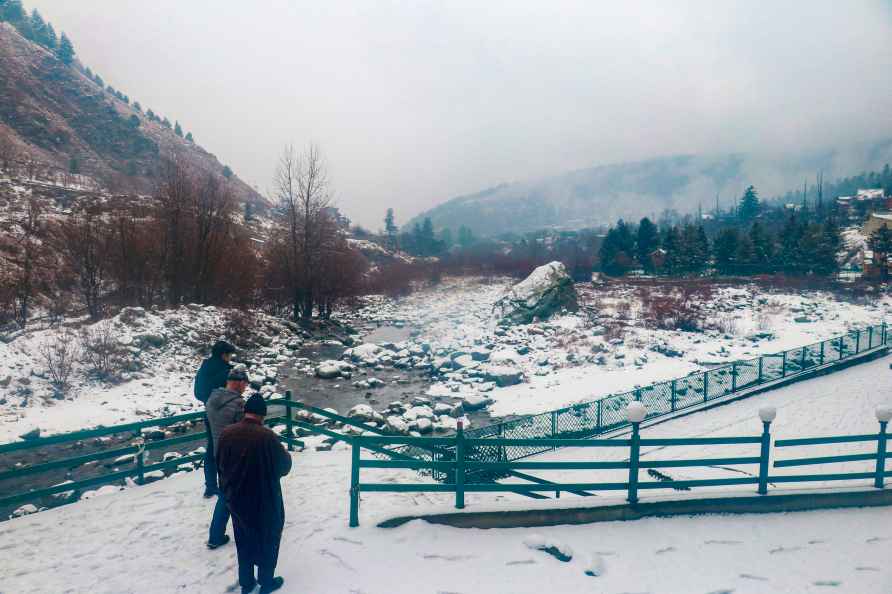 Weather: Snowfall in Tagmarg