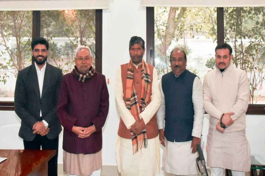 SP, Congress restless in UP following political developments in Bihar