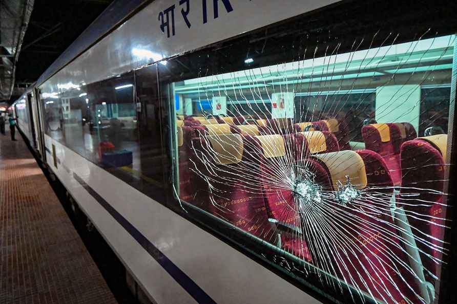 Stones pelted at Vande Bharat train