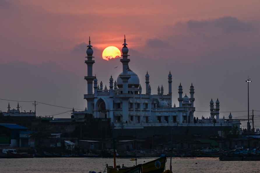 Sunset behind Vizhinjam Muhiyudheen mosque