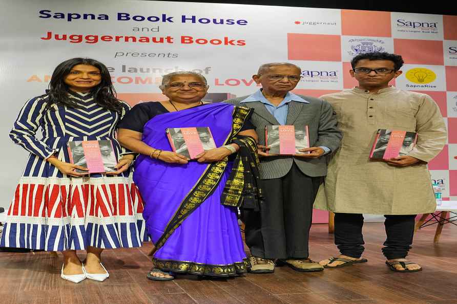 Narayana Murthy & Sudha Murty at book launch