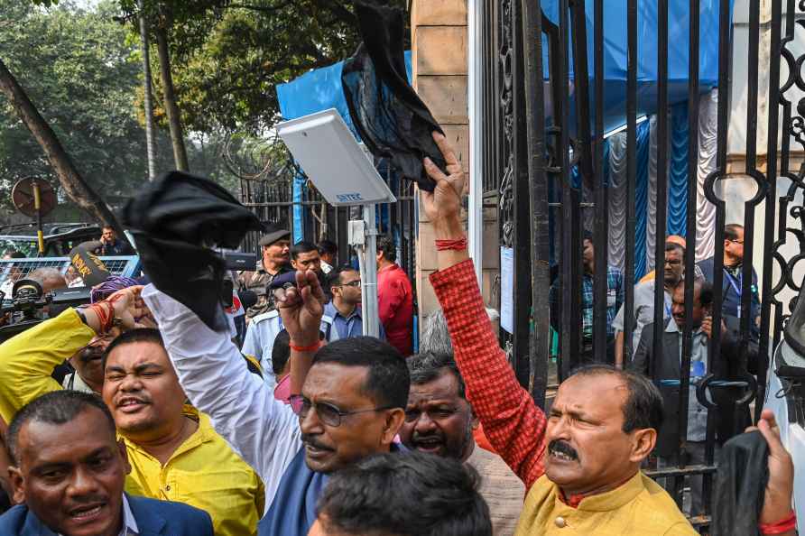 BJP MLAs protest in Kolkata