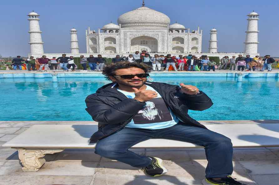 Javed Ali at Taj Mahal