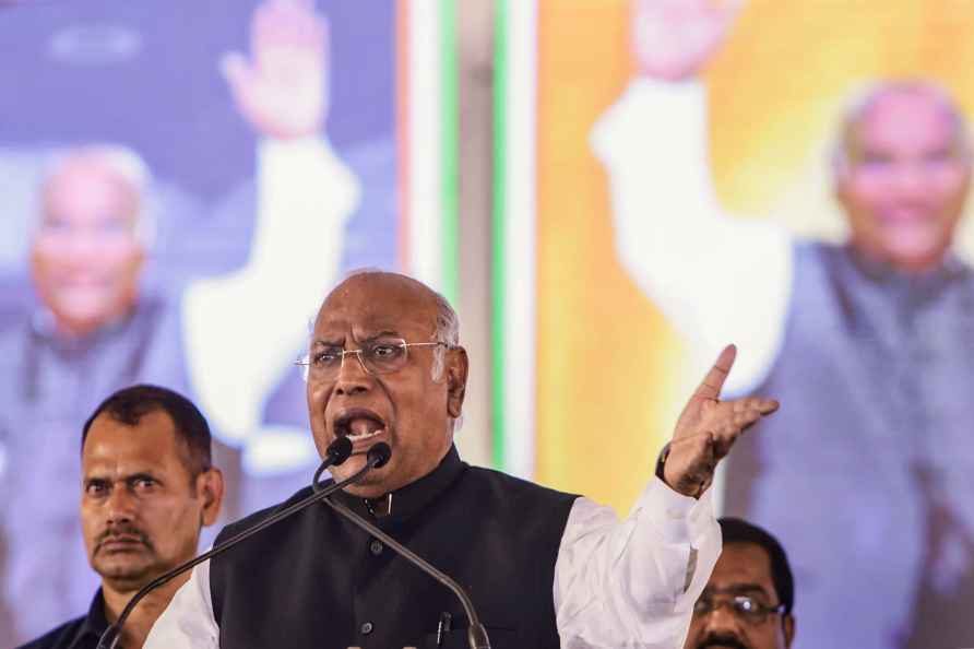 Kharge addresses public meeting in Bidar