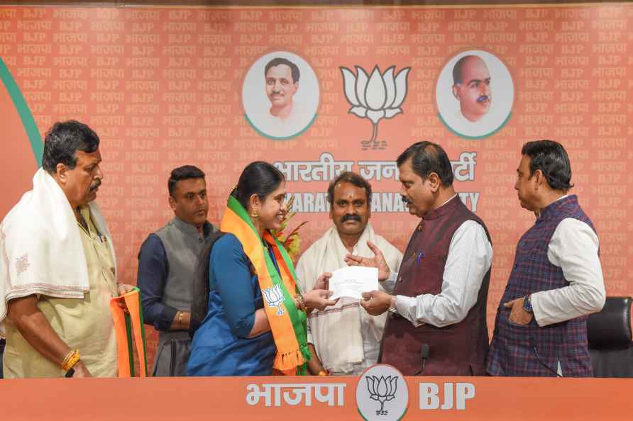 Vijayadharani joins BJP