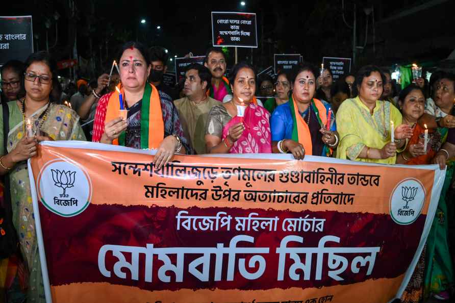 BJP Mahila Morcha candlelight march