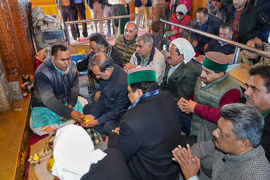 CM Sukhu with Cong MLAs in Shimla