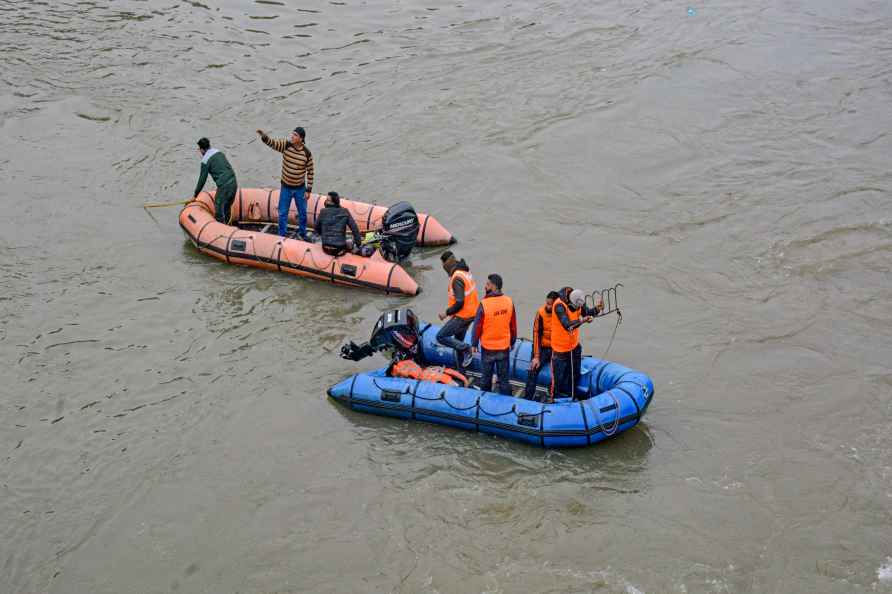 Man jumps into Jhelum in J&K