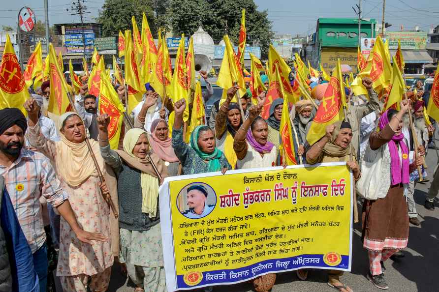 Farmers protest against Haryana govt in Amritsar