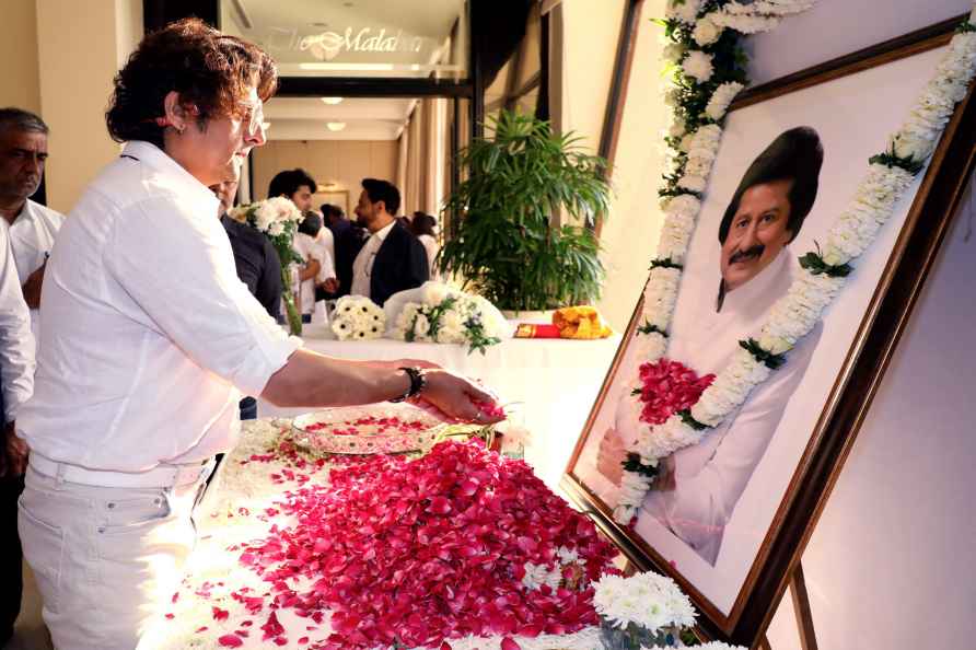 Prayer meeting for Pankaj Udhas in Mumbai