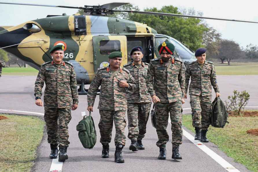 Gen Manoj Pande visits White Tiger Division