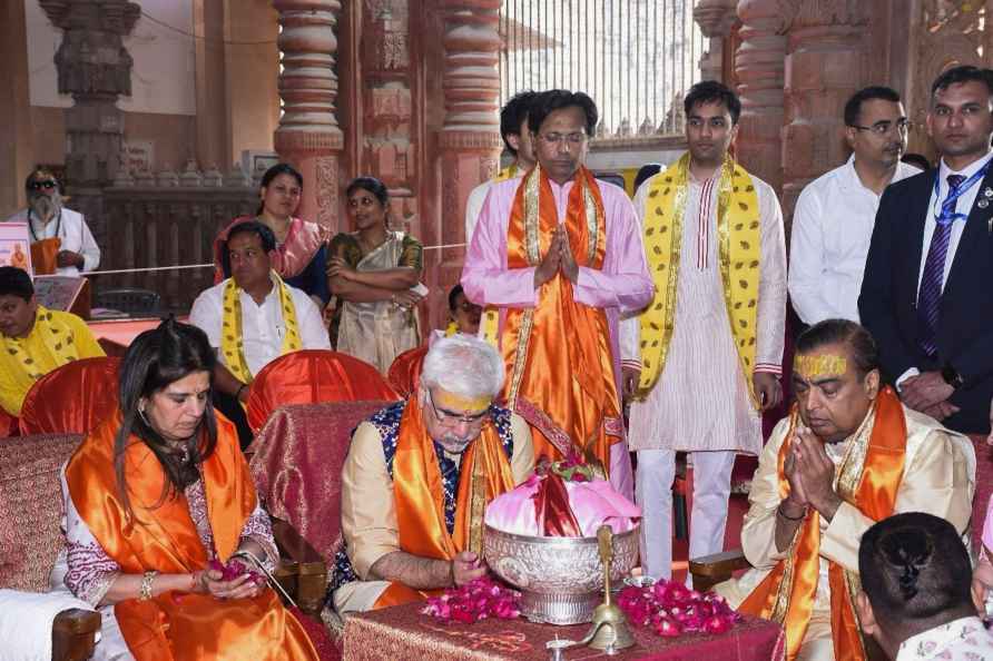 Mukesh Ambani at Dwarkadhish Temple