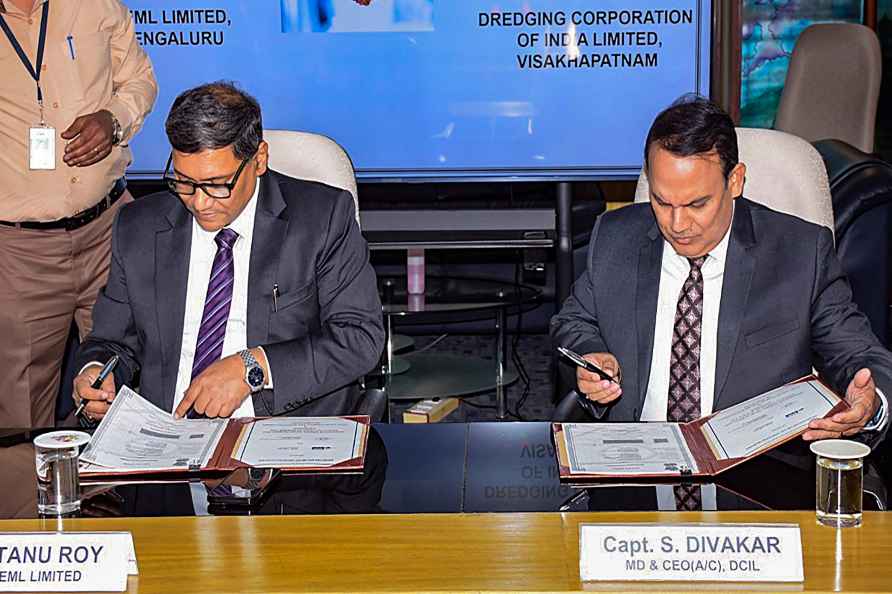 MoU b/w Dredging Corp & Bharat Earth Movers