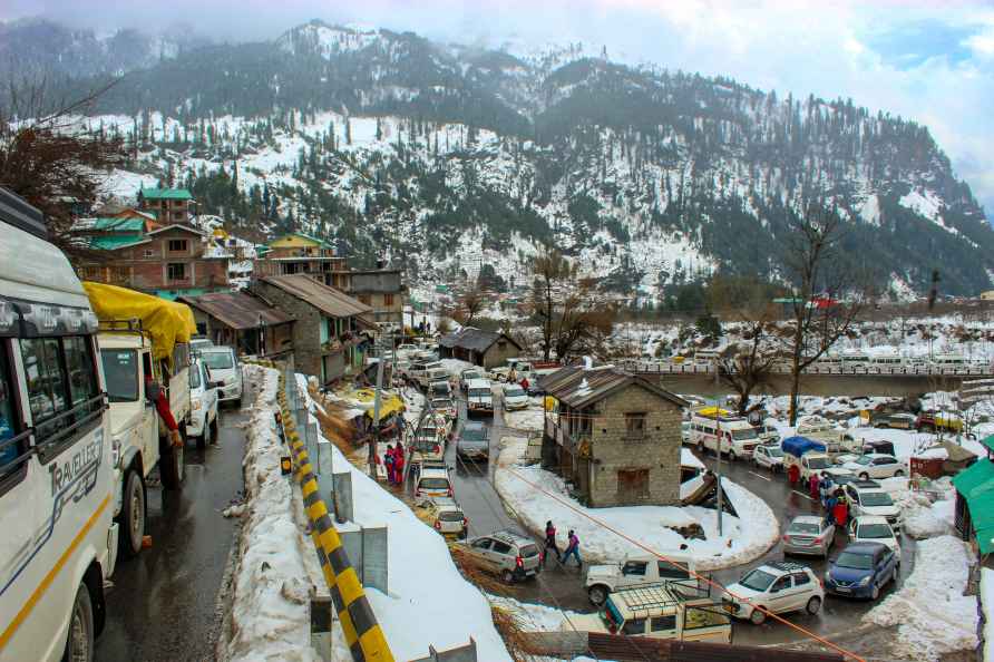 Weather: Traffic jam in Manali