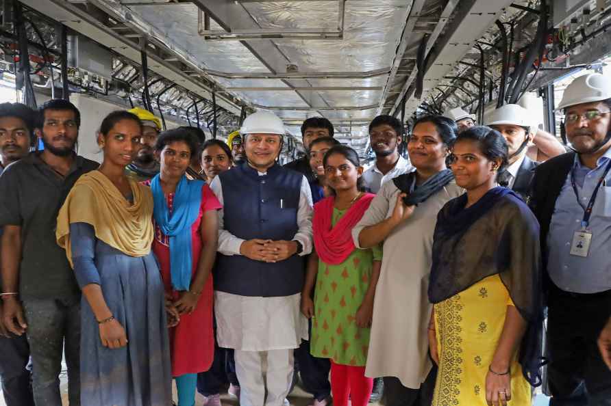 Ashwini Vaishnaw inspects Vande Bharat train