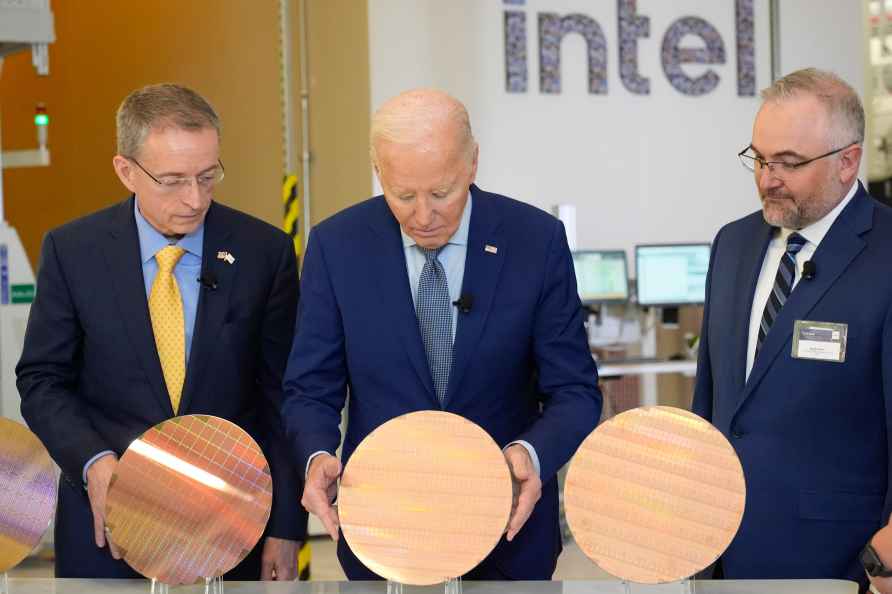 Biden's tour of the Intel Ocotillo Campus