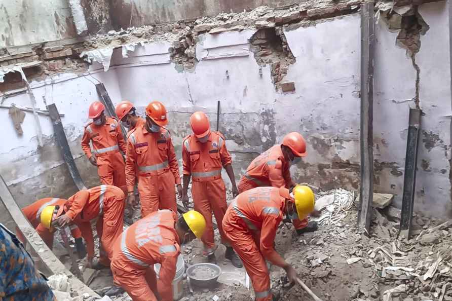 Two workers of jeans factory die in building collapse