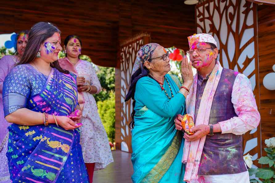 Holi celebrations at Pushkar Dhami's residence