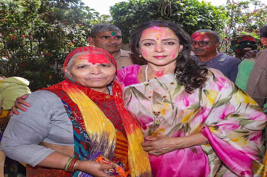 Hema Malini celebrates Holi in Vrindavan