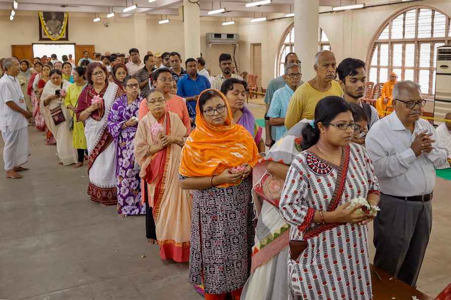 Last respects to Swami Smaranananda