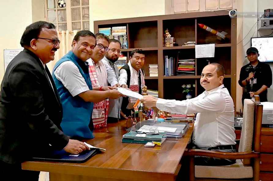 Tapan Gogoi files nomination for LS polls