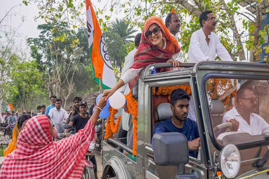 Mahua Moitra campaigns for LS