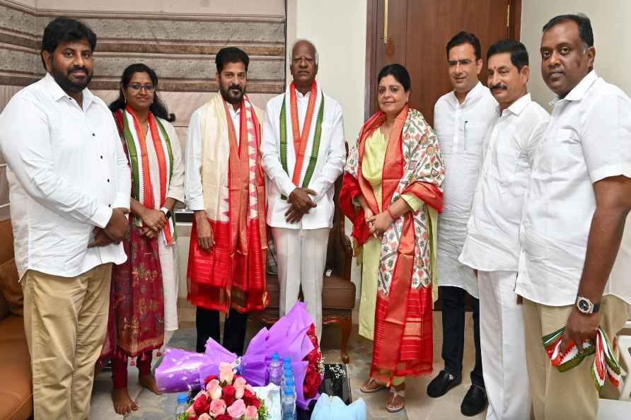 Kadiyam Srihari joins Congress