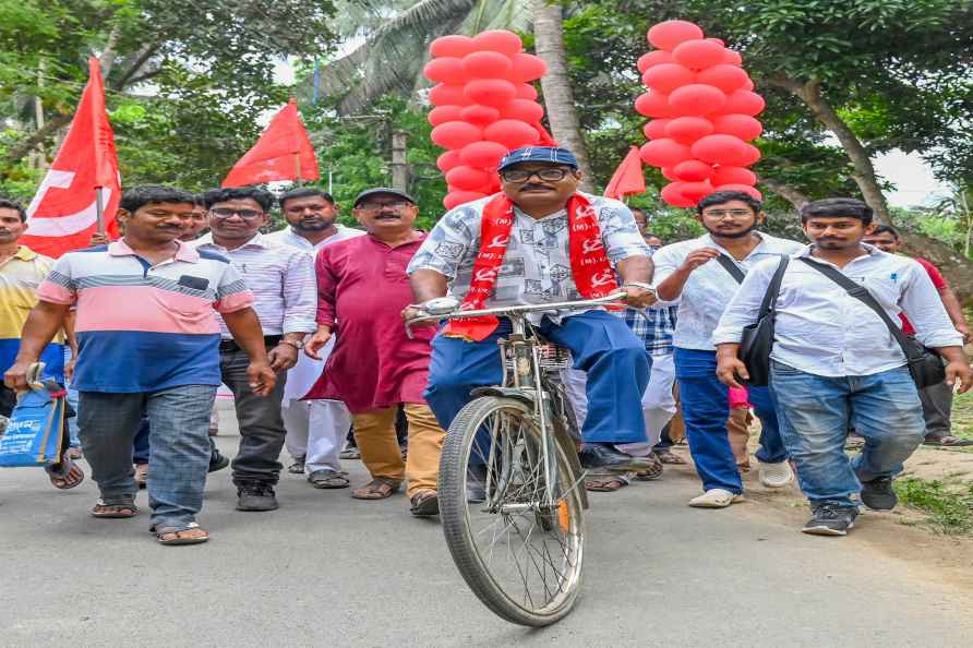 Alakesh Das campaigns for LS polls in Nadia