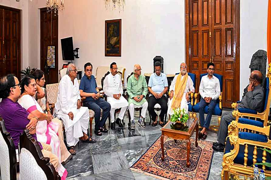 Abhishek Banerjee meets C V Ananda Bose