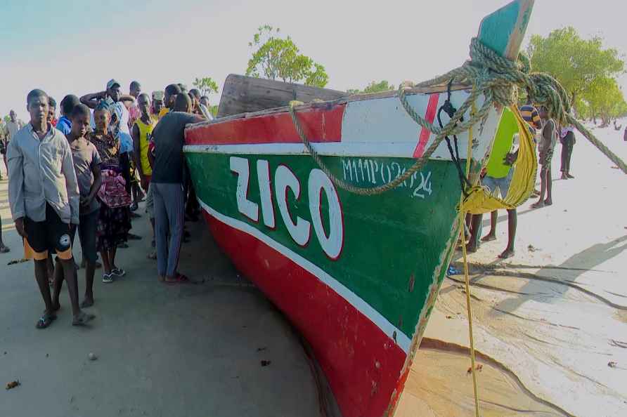 Overcrowded ferry sinks off Mozambique''s coast