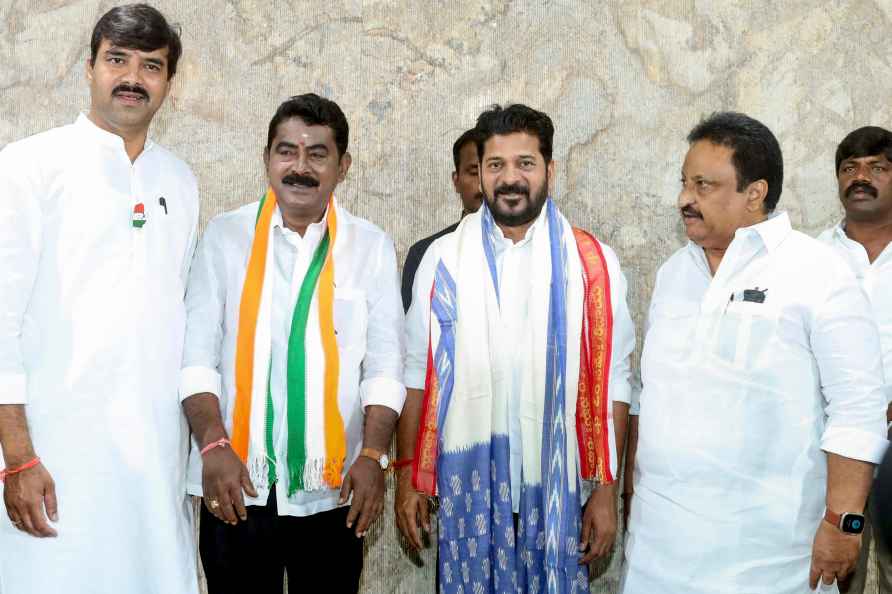 Pulimamidi Raju joins Congress