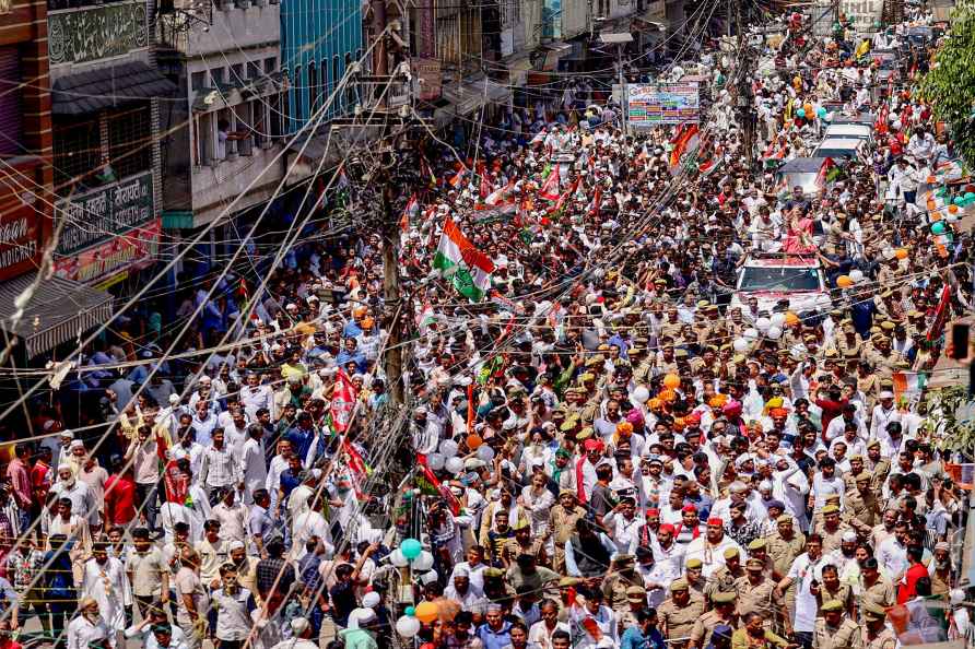 LS polls: Priyanka Gandhi's roadshow in Saharanpur