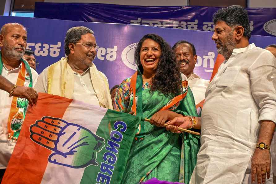 Swathi Chandrashekar joins Congress in K'taka