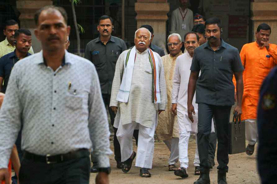 LS Polls 1st phase: Mohan Bhagwat votes