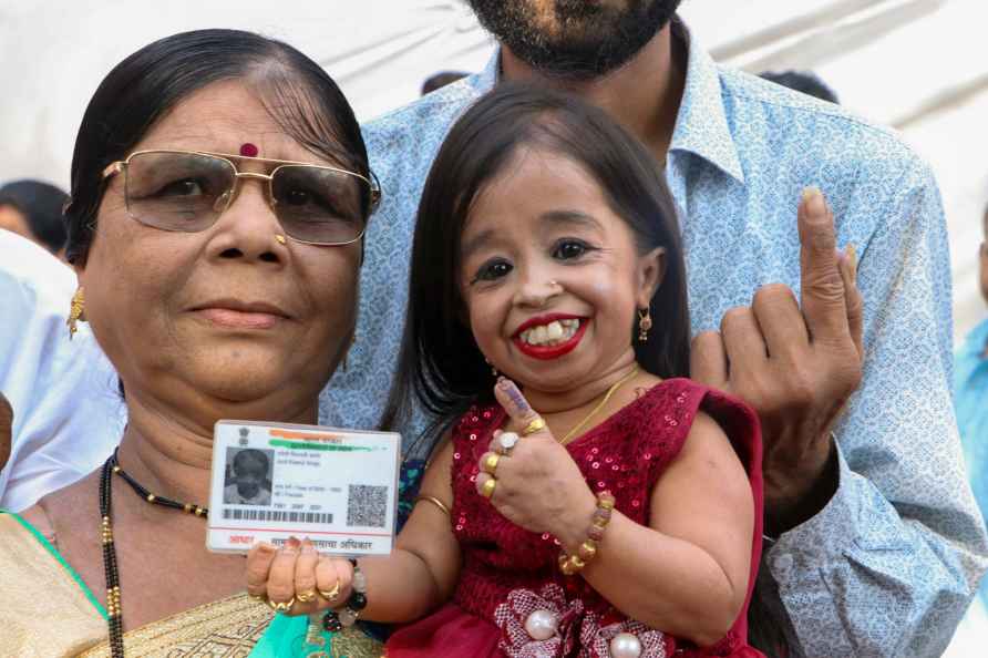 LS Polls 1st Phase: Jyoti Amge votes