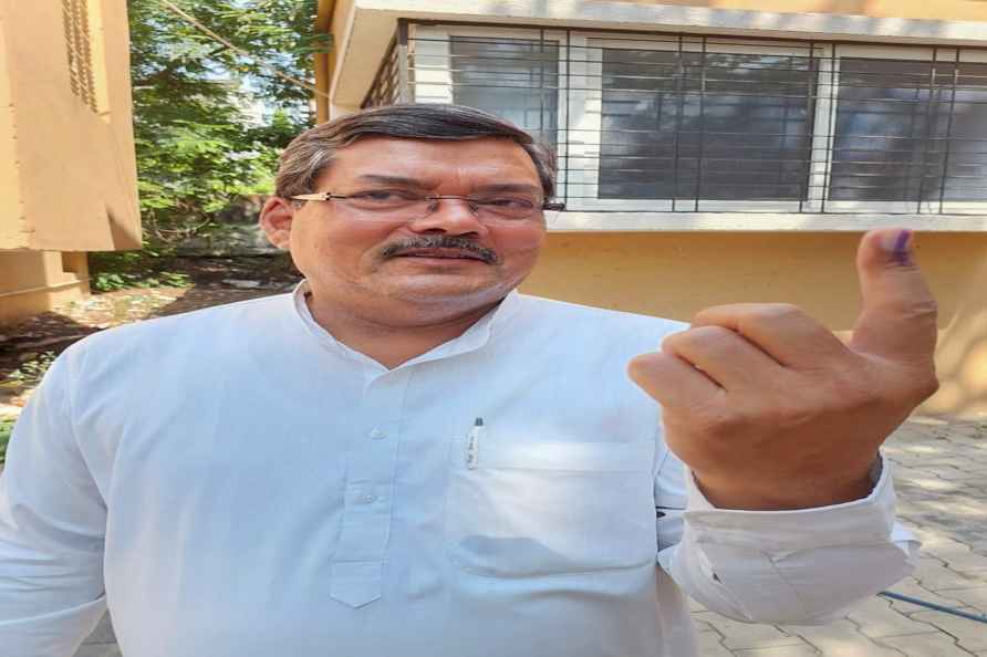 LS Polls 1st Phase: Mukul Wasnik votes