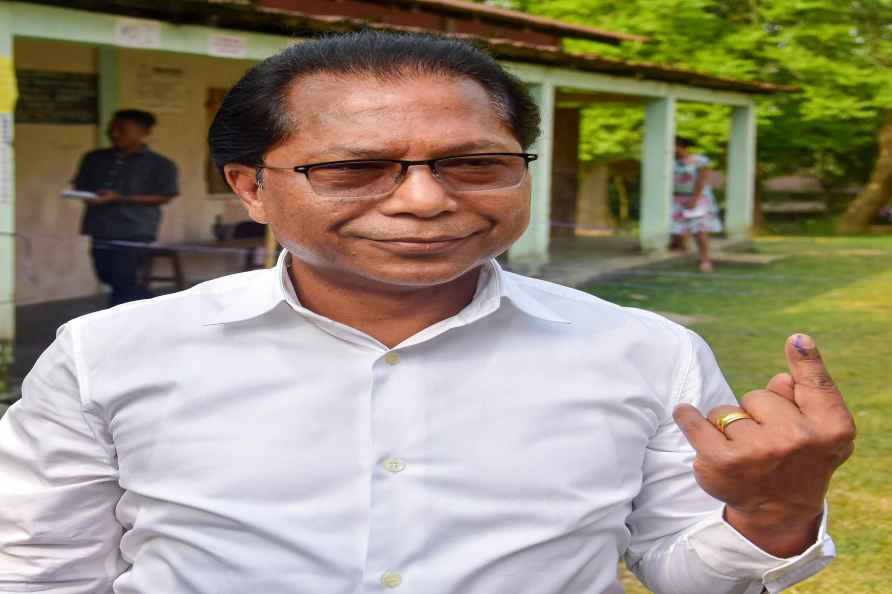 LS polls: Mukul Sangma casts vote