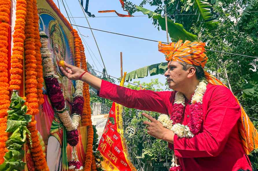 Hanuman Jayanti: Saurabh Bharadwaj prays