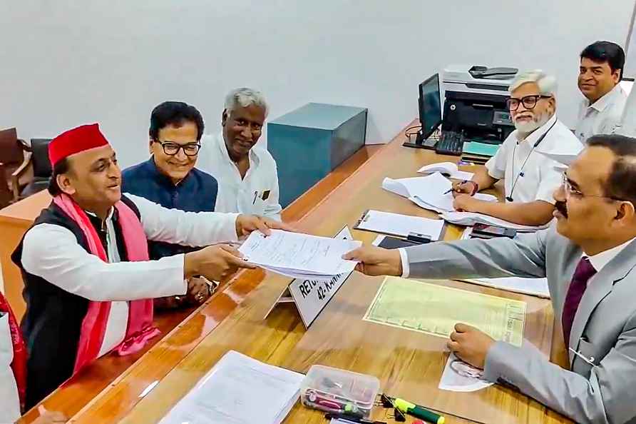 Akhilesh Yadav files nomination