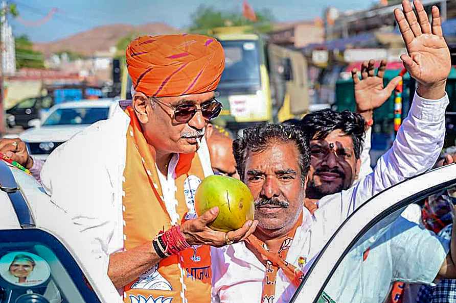 Gajendra Singh Shekhawat campaigns for LS polls