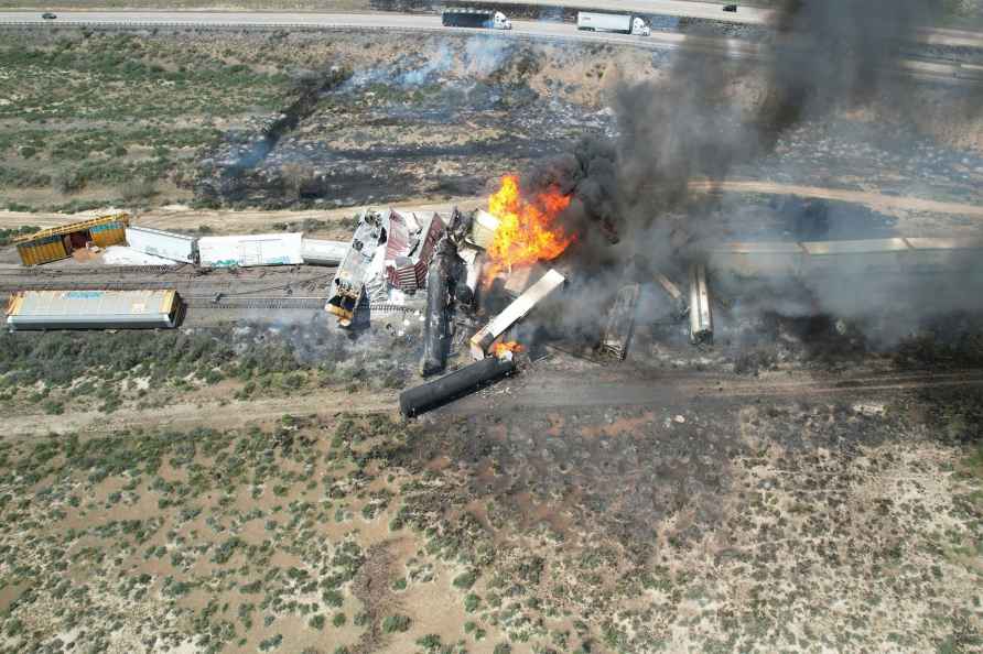 Train derails i Lupton