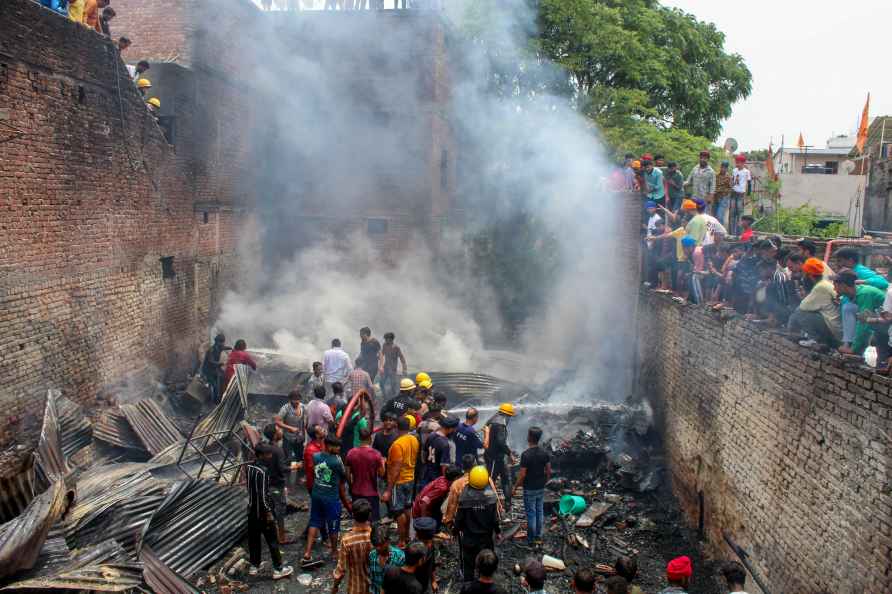 Fire at slum in Dehradun