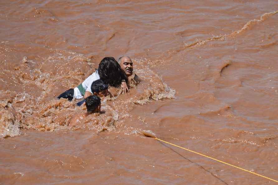 Woman jums into Tawi river in Jammu