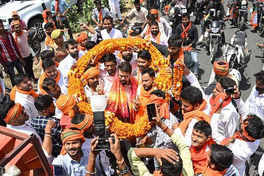 Anurag Thakur campaigns in Basti