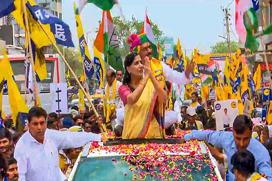 Sunita Kejriwal roadshow in Gujarat