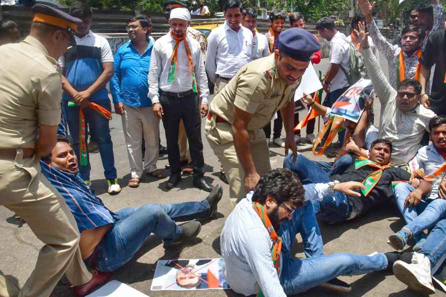 BJYM protest against Congress