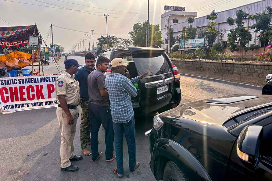 A Revanth Reddy's convoy checked