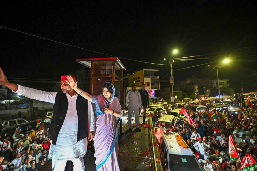 SP candidate Dimple Yadav road show