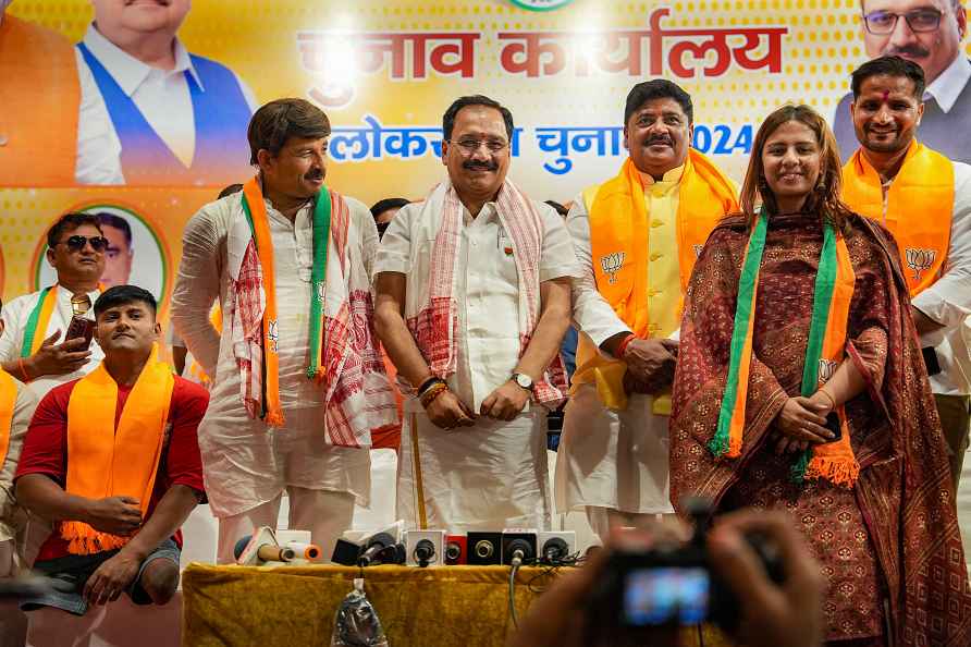 Manoj Tiwari's daughter joins BJP